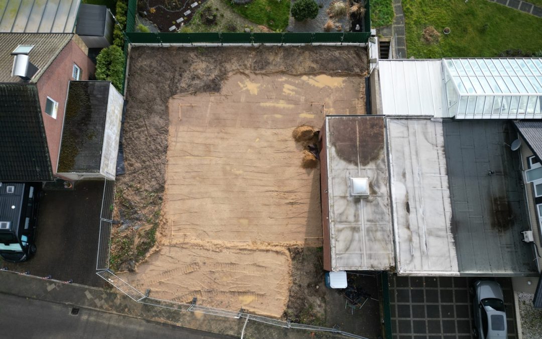 24.03.2023 – Von Dreck und Schnurgerüsten – Ein Freudentanz auf dem Baugrundstück