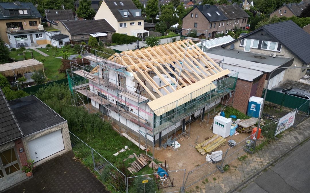 01.08.2023 – Holz vor der Hütte – Wo ist das Richtfest?